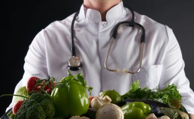 Kohë virusesh: Ushqimet anti-inflamatore që duhet t’i hani për të forcuar imunitetin