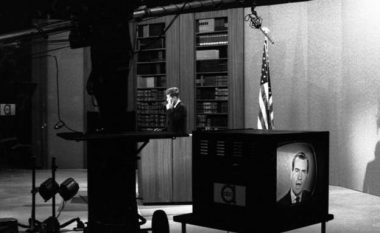 Në vitin 1960, Nixon dhe Kennedy zhvilluan debat në formatin që e refuzoi Trumpi