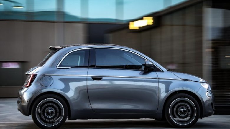 FIAT 500 i ri fitoi çmimin si vetura me dizajnin më të mirë