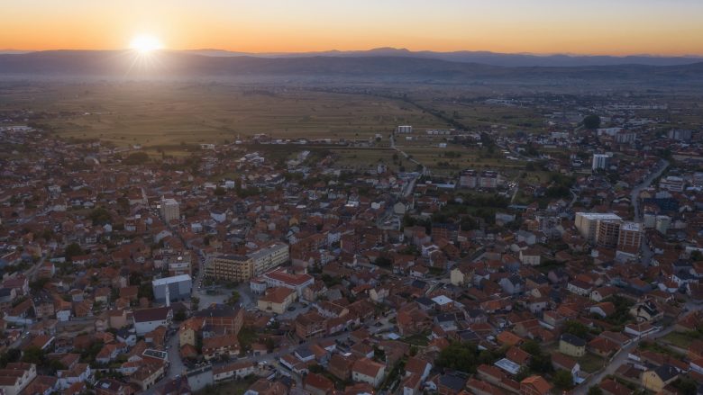 Tkurret Serbia, Lugina me mbi 100 mijë shqiptarë të regjistruar