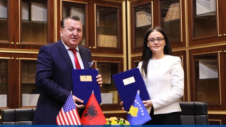 Haradinaj-Stublla paralajmëron një fond për shqiptarët në Mal të Zi