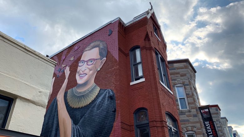 Murali në Uashington që nderon gjykatësen Ruth Bader Ginsburg