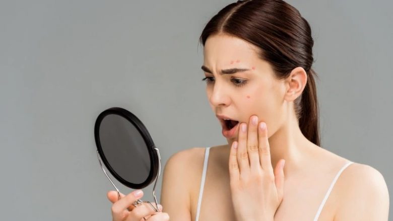 Sipas dermatologëve, këto produkte nuk duhet t’i vendosni kurrë nëse keni lëkurë të yndyrshme