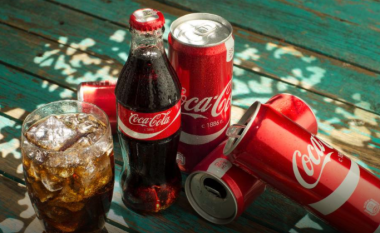 Coca Cola po i heq prej tregut 200 marka të saja