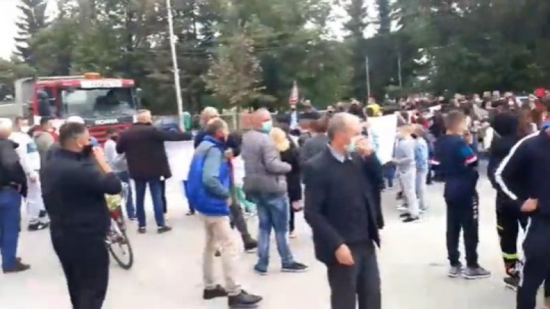 Protesta në Kamenicë kundër reformave në arsim, policia jep detaje