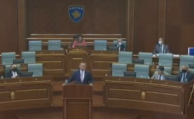 Replika të ashpra në Kuvend, Zemaj thotë se deputetja Mulhaxha-Kollçaku ka marrë shtesa pa dhënë kontribut gjatë pandemisë