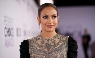 Grimerja e Jennifer Lopez zbuloi çdo produkt kozmetik që ajo përdor