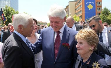 Engel: Clark, Albright e Clinton, parandaluan gjenocidin në Kosovë