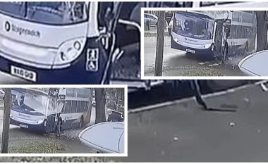 Kamerat e sigurisë filmojnë momentin kur autobusi përplaset në një pemë në qytetin anglez – raportohet për dy pasagjerë të lënduar