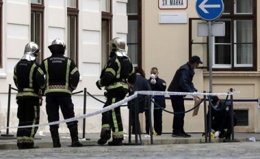 “Sulmuesi e lëshoi pushkën automatike, u largua dhe bëri vetëvrasje”: Polica jep detajet e sulmit të së hënës para ndërtesës së Qeverisë së Kroacisë