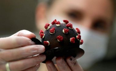 Kjo ëmbëlsirë e frymëzuar nga COVID-19 u bë virale në Pragë