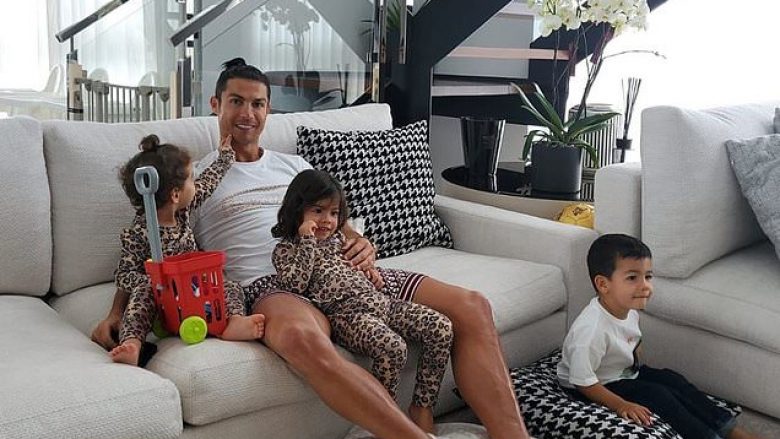 Hajdutët hyjnë dhe vjedhin në shtëpinë luksoze të Cristiano Ronaldos në Madeira