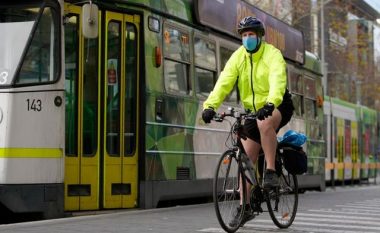 Gjashtë muaj pasi mbylli kufijtë e saj, Australia të lejojë banorët e Zelandës së Re të hyjnë përsëri – pa pasur nevojë për karantinë