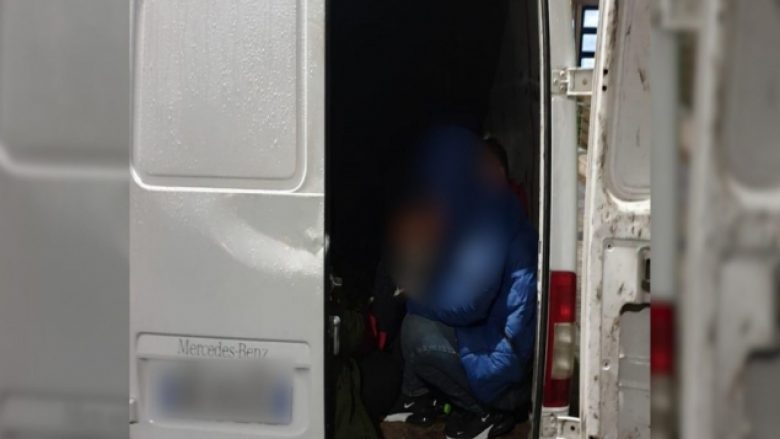 Arrestohet në Shkozë të Vërmicës i dyshuari për kontrabandim me emigrantë nga Siria