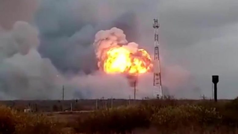 Shpërthim masiv në një depo municionesh në Rusi – brenda së cilës gjendeshin 75,000 tonë municione