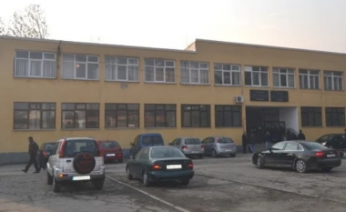 Ulje drastike e numrit të nxënësve në Tetovë, mungojnë edhe tekstet shkollore