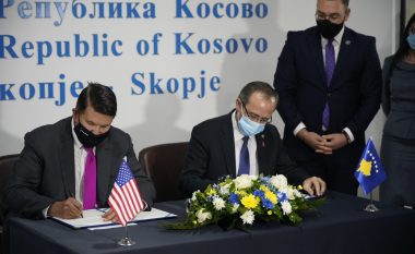 Sekretari amerikan Pompeo shkruan për marrëveshjen e Kosovës me SHBA-në për rrjetin 5G