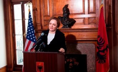Ambasadorja e Shqipërisë në SHBA infektohet me COVID-19
