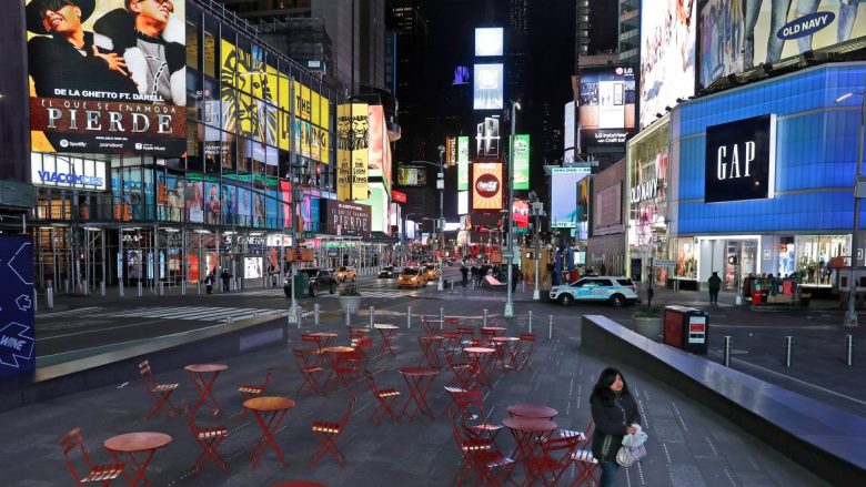 New York mendon për kufizimet e para të reja: Restorantet do të punojnë me shërbimin ‘merre me vete’