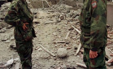 Rrëfimi i ish-ushtarit serb që pa zhvarrosjen e kufomave në Izbicë: Traktori nxirrte trupat, pastaj i vendosnin në kamionin ushtarak