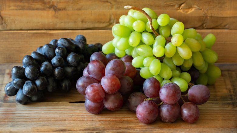 Si të zgjidhni dhe të ruani rrushin