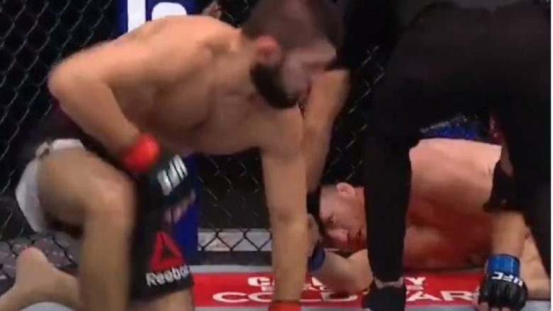 Khabib Nurmagomedov fiton titullin në UFC 254, lë pa ndjenja në oktagon Justin Gaethje