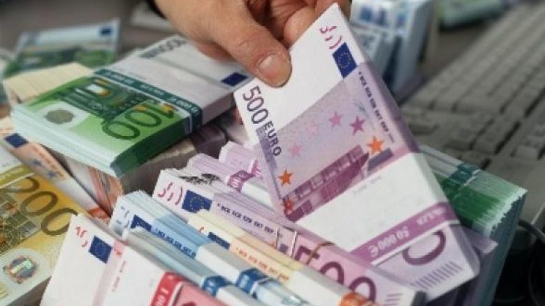 Qytetarët e Kosovës kanë rreth katër miliardë euro kursime