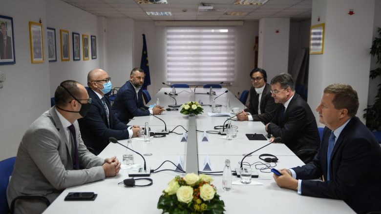 Lajçak jep detaje nga takimi me Listën Serbe