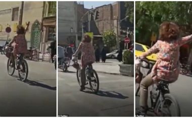 U filmua duke u shëtitur me biçikletë pa mbulesë para xhamisë – arrestohet vajza në Iran