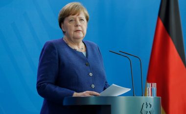 ​Merkel: Na duhen 8 deri në 10 javë masa të ashpra