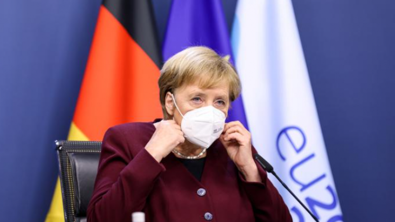 Merkel i bën thirrje qytetarëve që t’i shmangin udhëtimet joesenciale