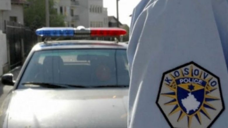 Policia jep detaje të aksionit në Ferizaj, zyrtarëve komunal iu gjetën mbi 17 mijë euro  