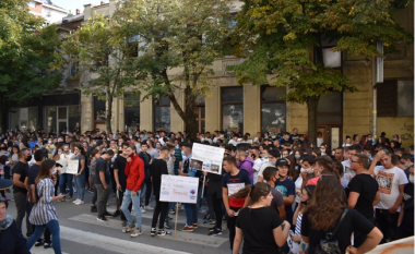 Kumanovë, protestë kundër mësimit online