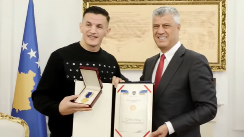 Presidenti Thaçi nderon Haxhi Krasniqin me Medaljen Presidenciale të Meritave