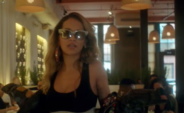 Rita Ora feston tre vjetorin e këngës “Anywhere”, arrin mbi 300 milionë klikime në YouTube