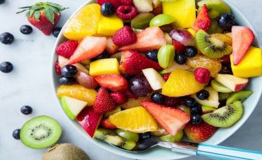 Si ta përgatitni një sallatë të frutave pa shumë mundime?