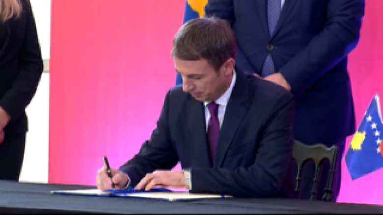 Reçica në Tiranë nënshkruan marrëveshjen për unifikimin e tregut të punës Kosovë – Shqipëri
