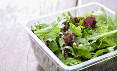 Truk efikas kuzhine: Kështu bëhet sërish e freskët sallata e gjelbër e vyshkur