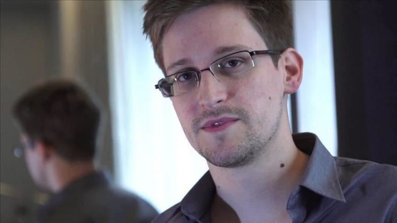 Edward Snowden-it i është dhënë qëndrim i përhershëm në Rusi