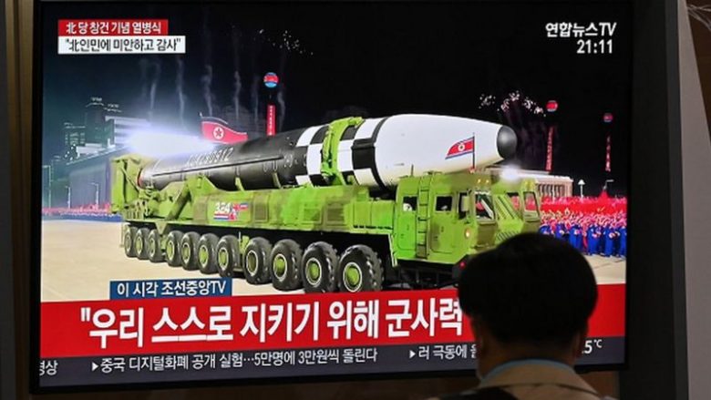 Krejt çfarë dihet rreth raketës “masive” të prezantuar në paradën e fundit ushtarake të Koresë së Veriut