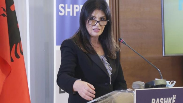 Jozefina Topalli rikthehet në politikë, prezanton “Lëvizjen për ndryshim”