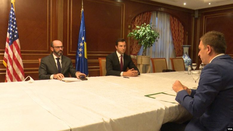Zyrtarët e administratës amerikane: Marrëveshjet ekonomike Kosovë – Serbi nuk zëvendësojnë bisedimet politike në Bruksel