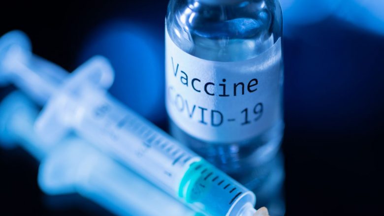 Ekspertja e OBSH-së bën thirrje për më shumë të dhëna për vaksinat e COVID-19