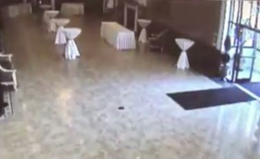 Punëtori i restorantit të dasmave u tmerrua kur shikoi kamerat përsëri dhe pa një ‘fantazmë’ brenda lokalit