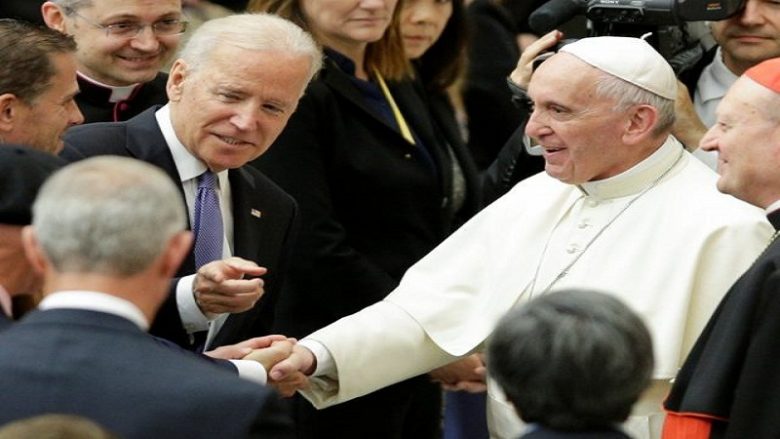 Papa Françesku uron Joe Biden për fitoren