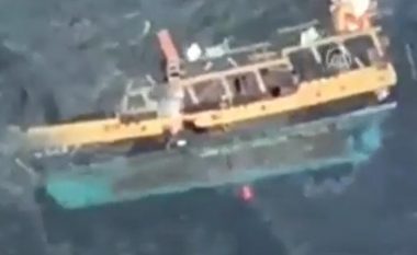 Rrokulliset anija me turistë në Antalia, raportohet për një të vdekur