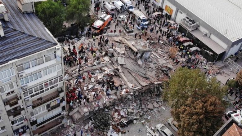 Numri i viktimave nga tërmeti në Turqi shkon në 58, raportohet për 900 persona të lënduar