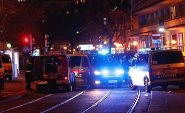 Sulmi në qendër të Vjenës, vdes njëri prej sulmuesve