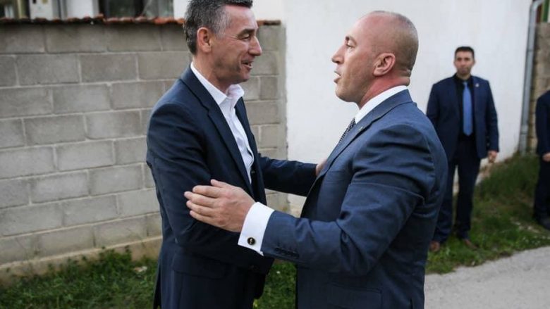 Haradinaj reagon pas konfirmimit të aktakuzës ndaj Veselit: Ishim bashkë në kohë të vështira, jemi bashkë edhe sot