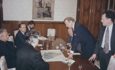 Biden në zyrën e Millosheviqit më 1991: Zotëri president, unë mendoj se ju jeni një kriminel lufte